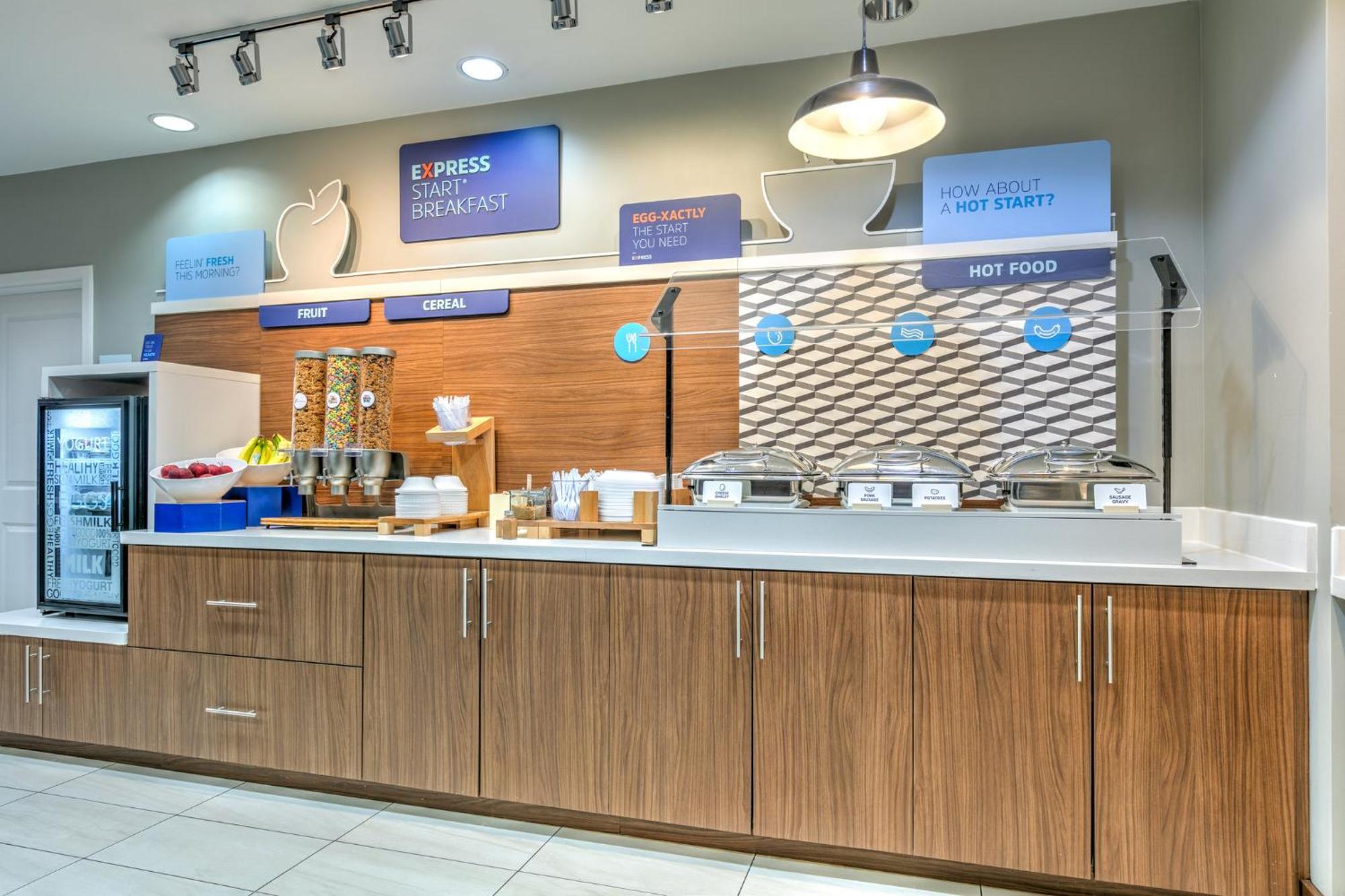 Holiday Inn Express Hotel & Suites Clute-Lake Jackson By Ihg Екстериор снимка