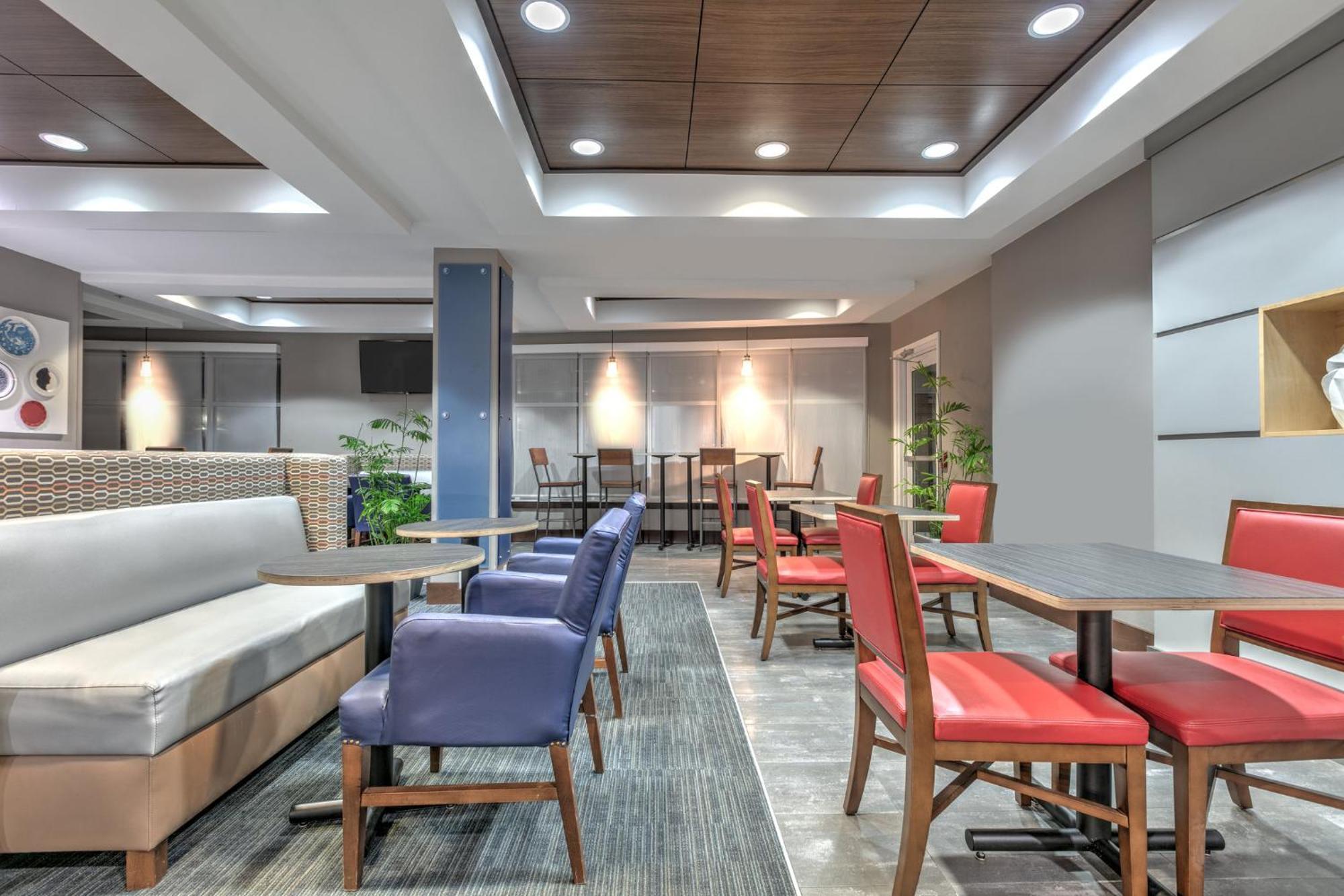 Holiday Inn Express Hotel & Suites Clute-Lake Jackson By Ihg Екстериор снимка