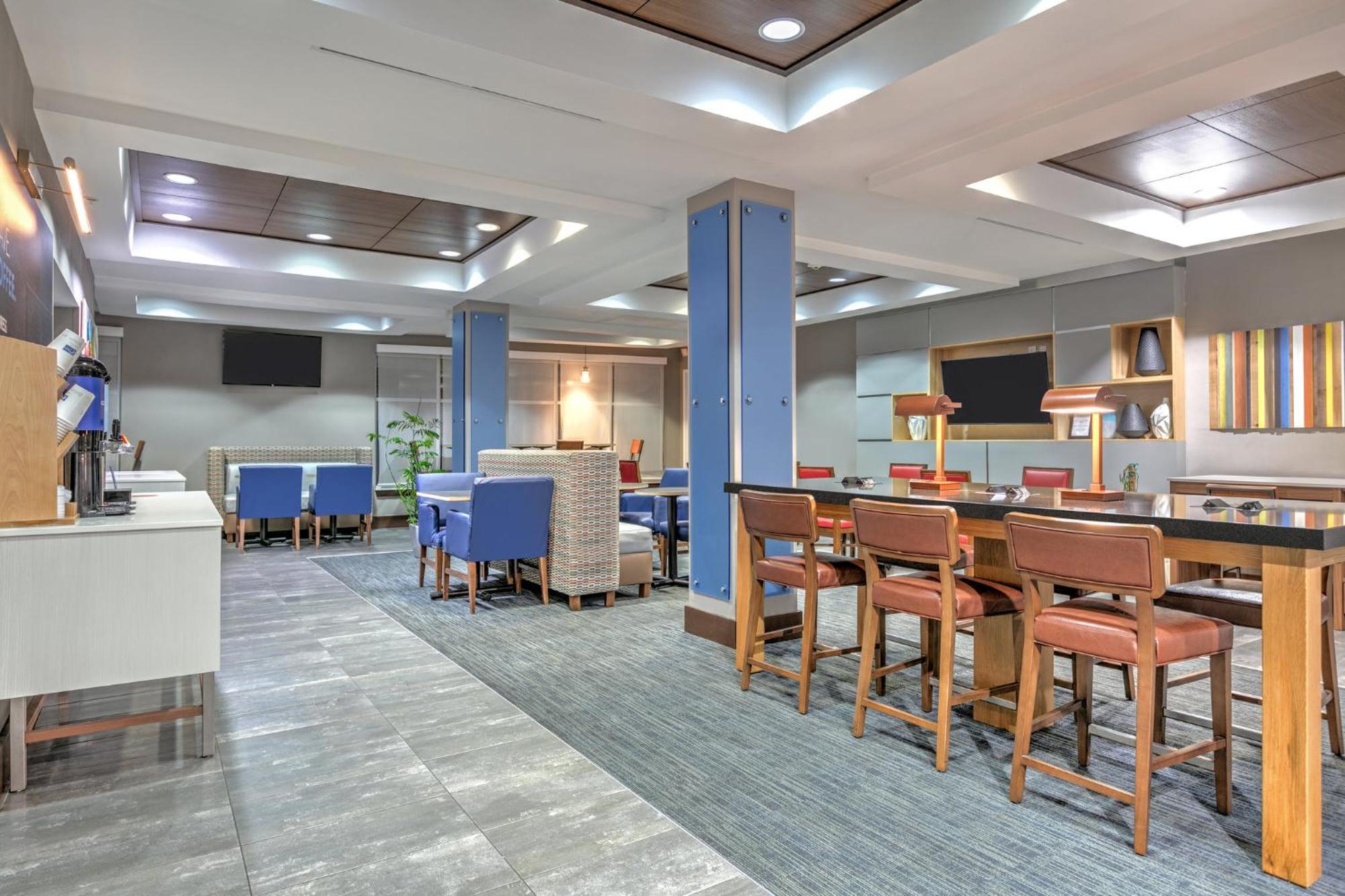 Holiday Inn Express Hotel & Suites Clute-Lake Jackson By Ihg Екстериор снимка