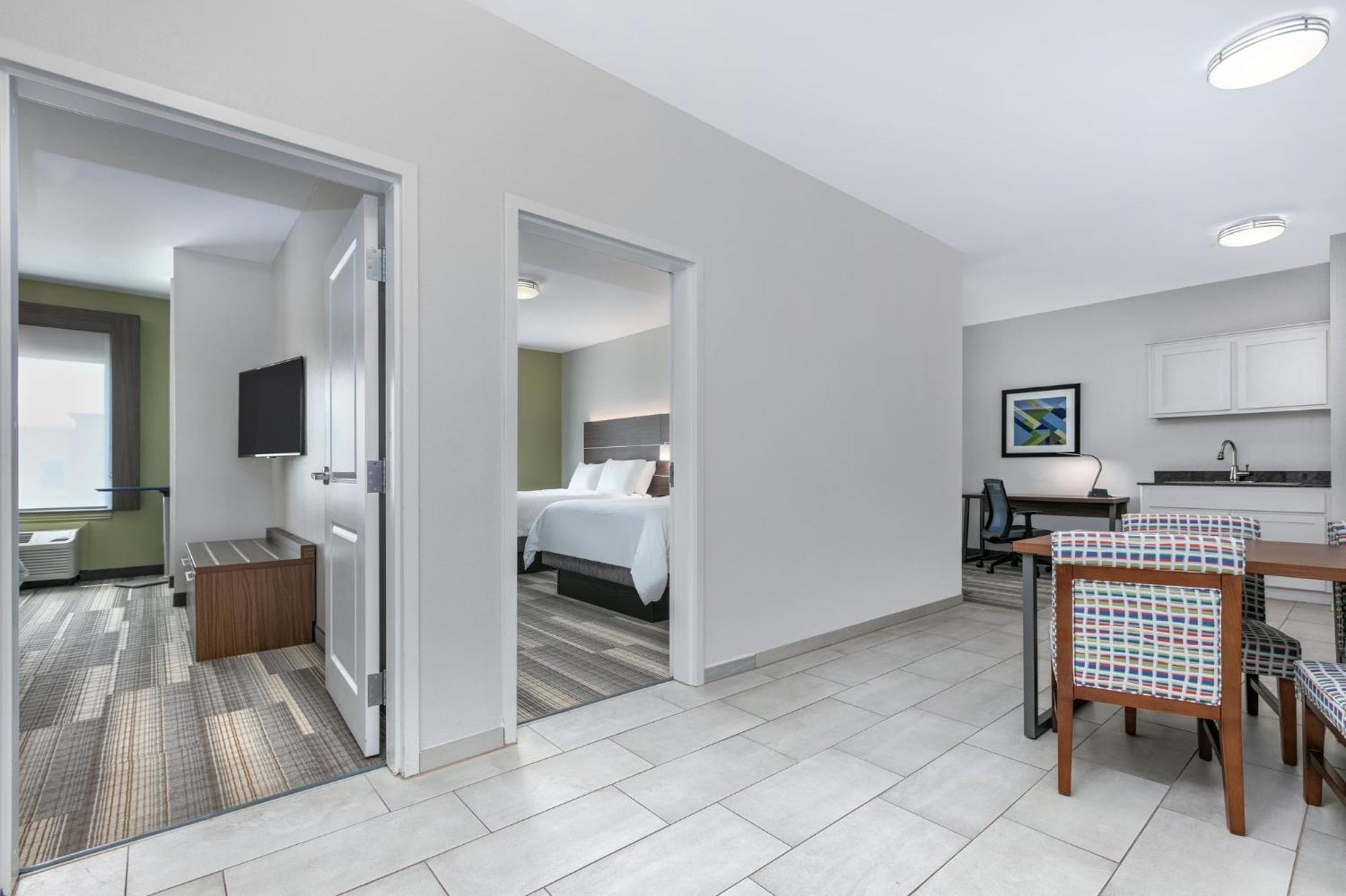 Holiday Inn Express Hotel & Suites Clute-Lake Jackson By Ihg Екстериор снимка