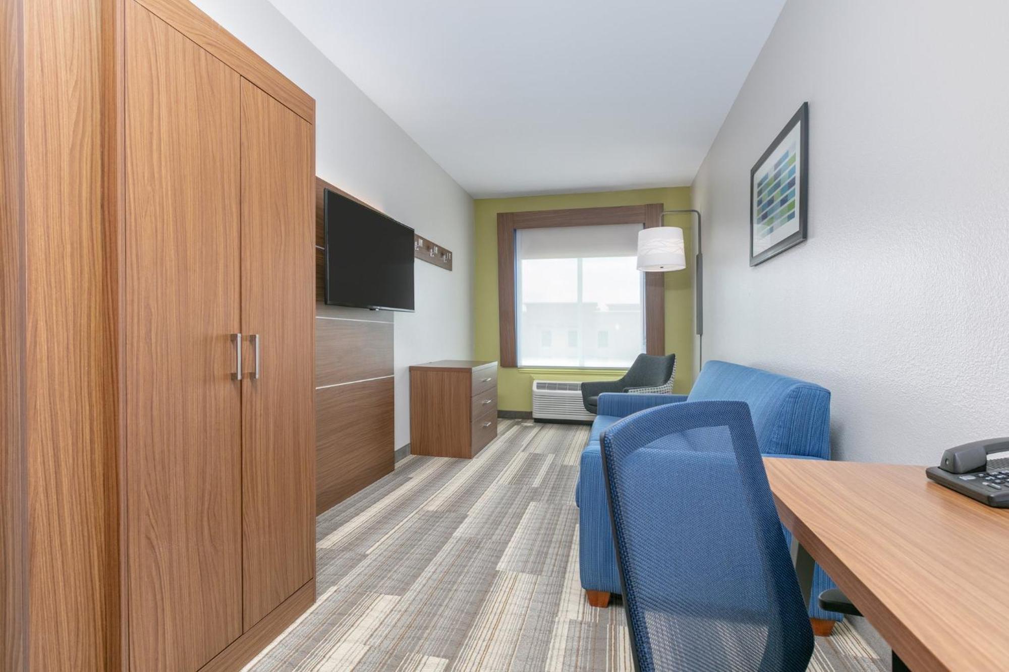 Holiday Inn Express Hotel & Suites Clute-Lake Jackson By Ihg Екстериор снимка