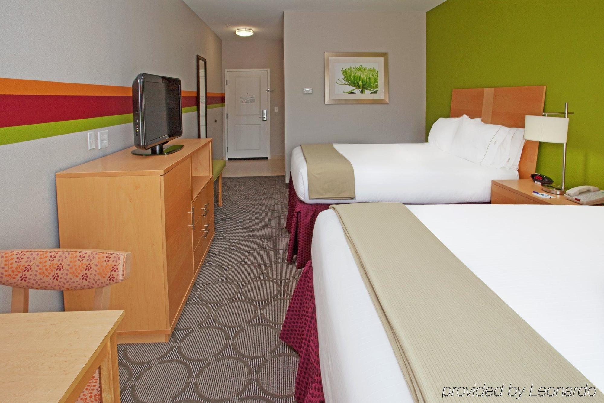 Holiday Inn Express Hotel & Suites Clute-Lake Jackson By Ihg Стая снимка