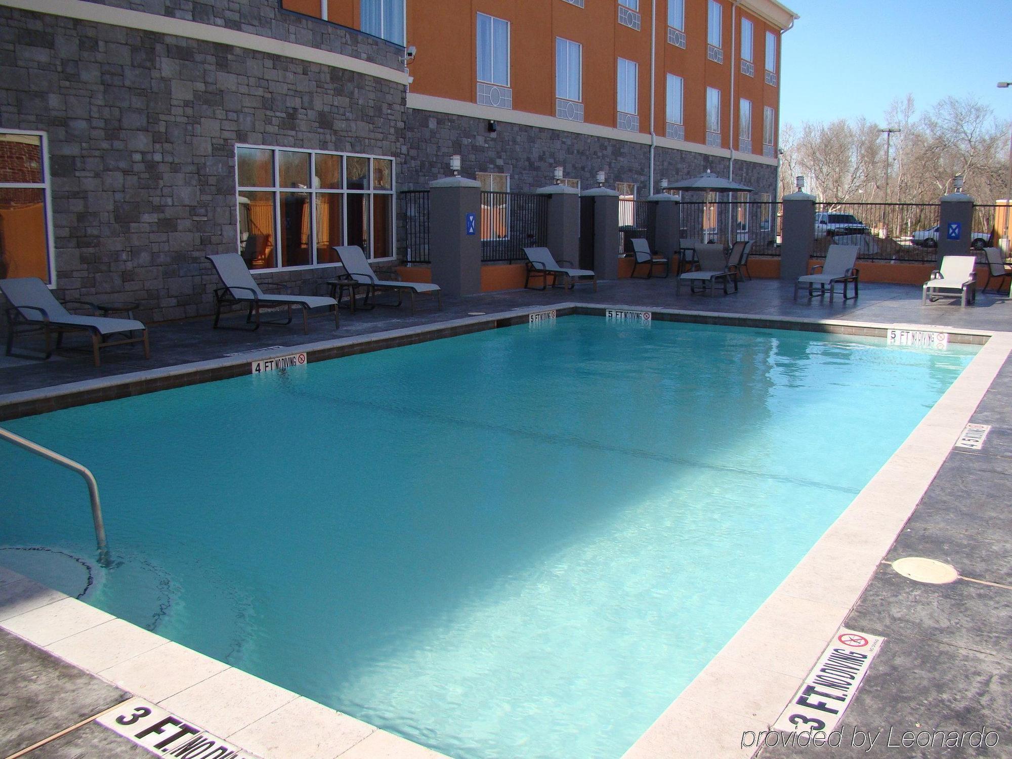 Holiday Inn Express Hotel & Suites Clute-Lake Jackson By Ihg Екстериор снимка